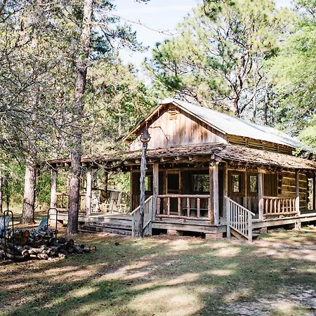 Jubilee Vintage Cabins- The Senator, The Governor, The Walker